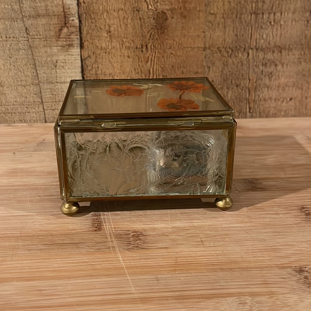 Vintage Brass and glass with pressed flowers trinket box/music box - Picture 4 of 11